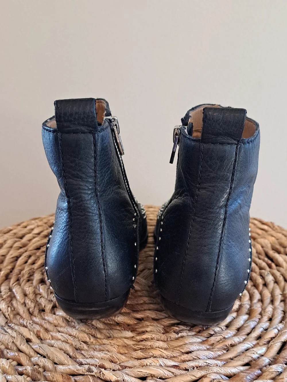 Dolce Vita Womens Uma Western/Preppy/Boho Black Leather Studded Ankle Boot 7.5